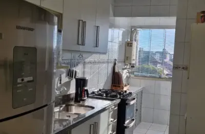Excelente apartamento de 2 quartos, reformado e semimobiliado