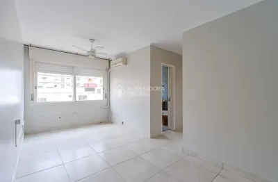 Apartamento no Menino Deus, 2 quartos, 69m² privativos, 1 vaga coberta