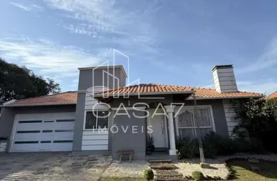 Casa térrea em condomínio fechado, no são braz, com lareira, jardim e jacuzzi