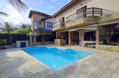 Lindo sobrado no condominio alto padrão com 5 suites sendo 1 master com closet  area gourmet com piscina  r$ 1700,000.00