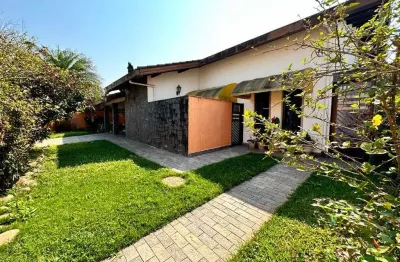 Casa com 3 dormitórios à venda, 190 m² por r$ 700.000,00 - parque balneário oásis - peruíbe/sp