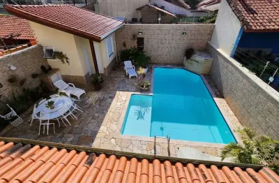 Sobrado com 4 dormitórios à venda, 218 m² por r$ 860.000,00 - estância balneária maria helena novaes - peruíbe/sp