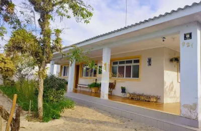 Casa com 3 dormitórios à venda por r$ 900.000,00 - centro - peruíbe/sp