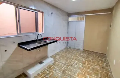Apartamento com 2 quartos para alugar na rua eusébio de queirós, 53, montese, fortaleza por r$ 1.500