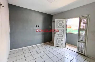Apartamento com 2 quartos para alugar na josé meneleu, 37, itaperi, fortaleza por r$ 1.000