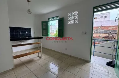 Apartamento com 2 quartos para alugar na Avenida Visconde do Rio Branco, 3113, Joaquim Távora, Fortaleza por R$ 1.300