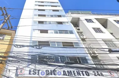 Prédio com 10 andares mais subsolo , com lâminas livres.  atende a diversos segmentos