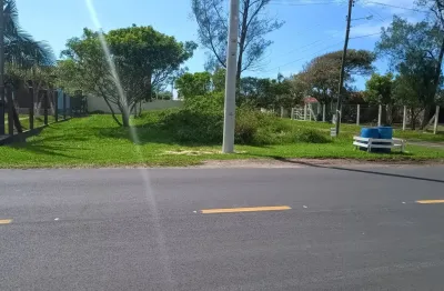 Lindo terreno de esquina, a 100m do mar, de frente para interpraias, com possibilidade de ponto comercial.
