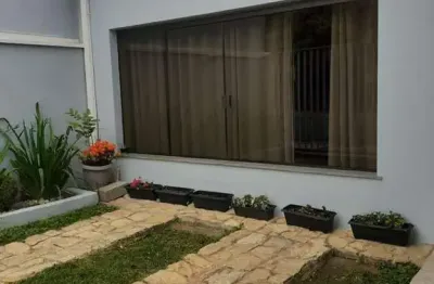 Casa com 4 quartos para alugar no Jardim das Nações, Taubaté 