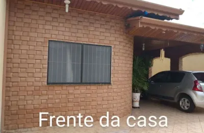 Casa com 3 quartos à venda no Jardim Gurilândia, Taubaté 