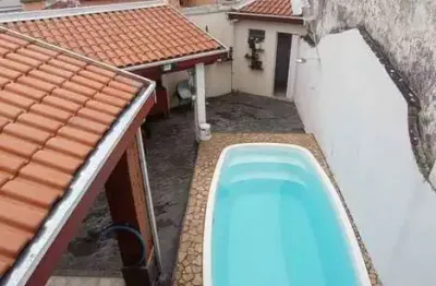 Casa com piscina para venda no bairro vila nossa senhora das graças em taubaté
