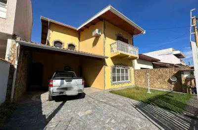 Casa com 3 quartos à venda na Vila São Geraldo, Taubaté 