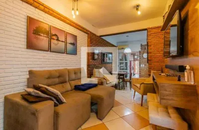 Casa com 3 quartos à venda na Rua Marcílio Dias, Azenha, Porto Alegre