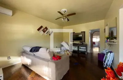 Casa para venda - camaquã, 2 quartos,  300 m² - porto alegre