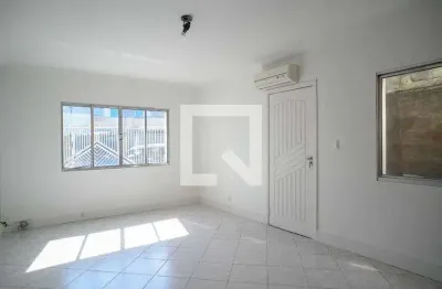 Casa para Venda - Bosque da Saúde, 2 Quartos,  105 m² - São Paulo