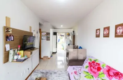 Casa com 2 quartos à venda na Rua Nair Garcia Martins, Hípica, Porto Alegre
