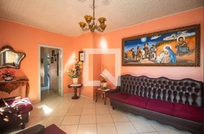 Casa com 3 quartos à venda na Rua Cuiabá, Medianeira, Porto Alegre