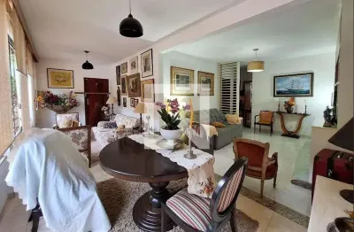 Casa com 4 quartos à venda na Rua Ferdinando Ognbeni, Maravista, Niterói