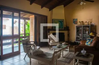 Casa / sobrado em condomínio para venda - nonoai, 4 quartos,  305 m² - porto alegre