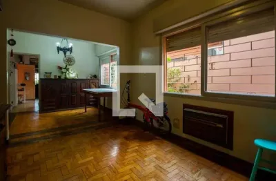 Casa com 3 quartos à venda na Rua Jataí, Cristal, Porto Alegre