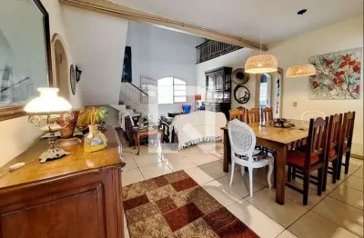 Casa com 5 quartos à venda na Rua Rubem Risemberg, Piratininga, Niterói