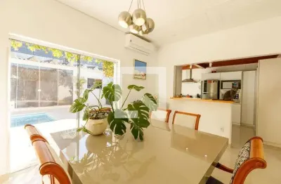 Casa para venda - três figueiras, 2 quartos,  282 m² - porto alegre