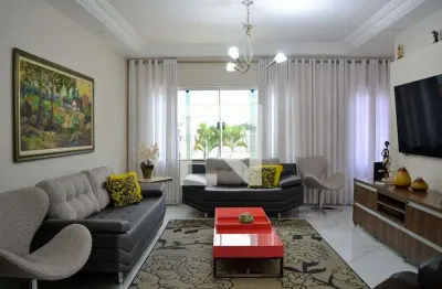 Casa com 3 quartos à venda na Rua Almeirim, Vila Curuçá, Santo André