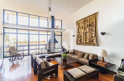 Casa com 3 quartos à venda na Rua Nibe Perobelli, Butantã, São Paulo