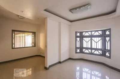 Casa com 3 quartos à venda na Rua Doutor Gastão Rhodes, Santana, Porto Alegre