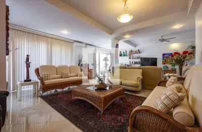 Casa com 4 quartos à venda na Rua Felipe Cavalcanti, Vila Madalena, São Paulo