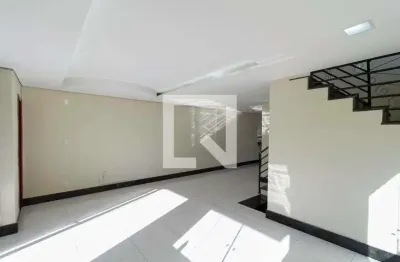 Casa com 3 quartos à venda na Rua Caiçara, Nacional, Contagem