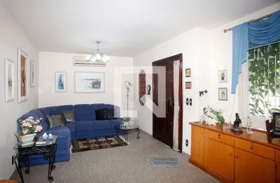 Casa com 3 quartos à venda na Rua Fátima, Partenon, Porto Alegre