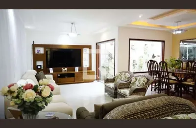 Casa para venda - freguesia , 3 quartos,  1010 m² - rio de janeiro