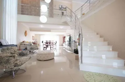 Casa com 4 quartos à venda na Alameda Jequitibá, Umuarama, Osasco