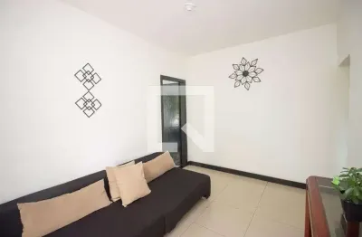 Casa com 2 quartos à venda na Rua Leontino Moreira, Santa Helena, Contagem