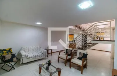 Casa com 3 quartos à venda na Rua Professora Angeolina Petrópolis, Maravista, Niterói