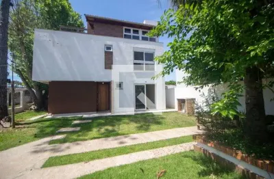 Casa com 3 quartos à venda na Rua dos Guenoas, Guarujá, Porto Alegre