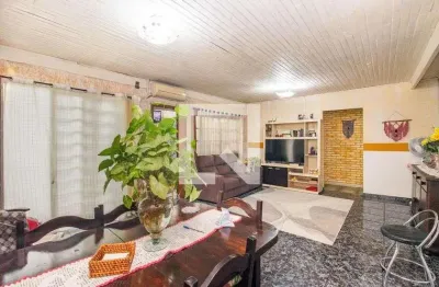 Casa com 3 quartos à venda na Avenida Salvador Leão, Sarandi, Porto Alegre