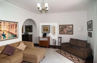 Casa com 3 quartos à venda na Rua Martiniano de Carvalho, Bela Vista, São Paulo