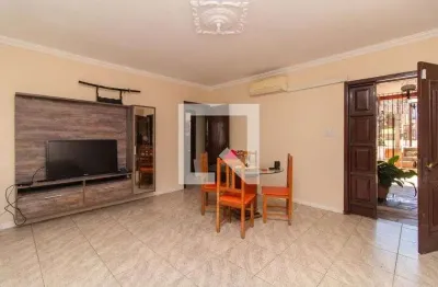 Casa com 3 quartos à venda na Rua Jataí, Cristal, Porto Alegre