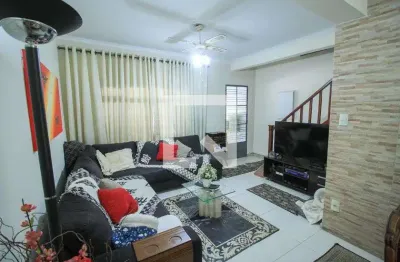 Casa com 3 quartos à venda na Rua Bernardo Saião, Belém, São Paulo