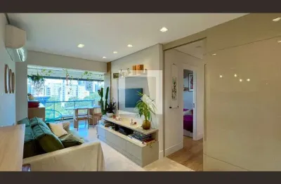 Apartamento para Venda - Pinheiros, 2 Quartos,  73 m² - São Paulo