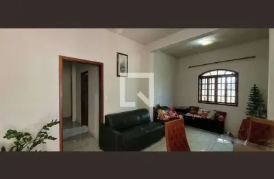 Casa com 3 quartos à venda na Rua 04, Novo Horizonte, Betim