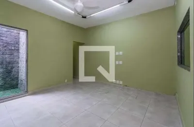 Casa com 1 quarto à venda na Rua Tiboim, Penha, Rio de Janeiro