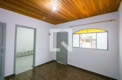 Casa com 2 quartos à venda na Rua Newton, Vila América, Santo André