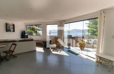 Casa com 3 quartos à venda na Praia De Itaipu 1 - Itaipu - Travessa 1 Casa 2 - Niterói- Rj - Cep 24340-330, Itaipu, Niterói