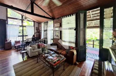 Casa com 3 quartos à venda na Rua Juriti, Maravista, Niterói