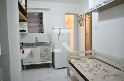 Kitnet / Stúdio à venda na Rua dos Lírios, Chácara Inglesa, São Paulo por R$ 200.000