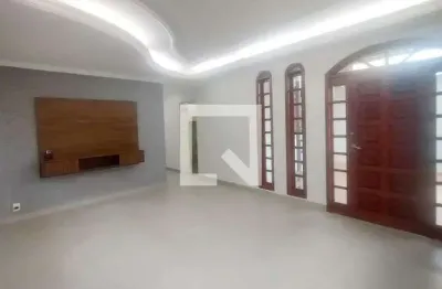 Casa com 3 quartos à venda na Rua José Flausino, Goiânia, Belo Horizonte