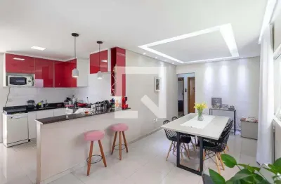 Casa com 3 quartos à venda na Rua Caratinga, Nacional, Contagem